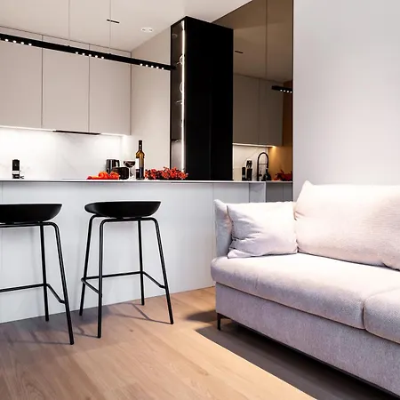 Househost Retoryka * Krakow