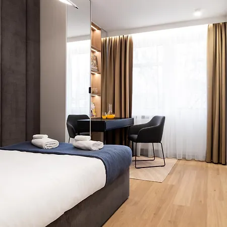 Househost Retoryka * Krakow